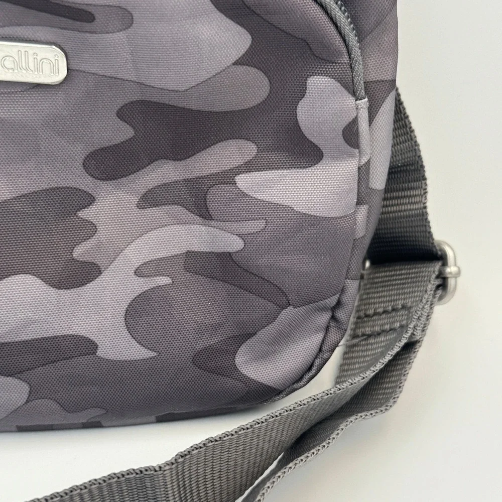 Baggallini Grey Camo Nylon Crossbody Bag‎ Small Multi Pocket Travel Purse